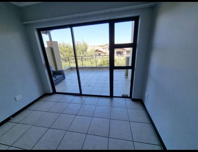 2 BEDROOM APARTMENT FOR SALE IN OAKDENE